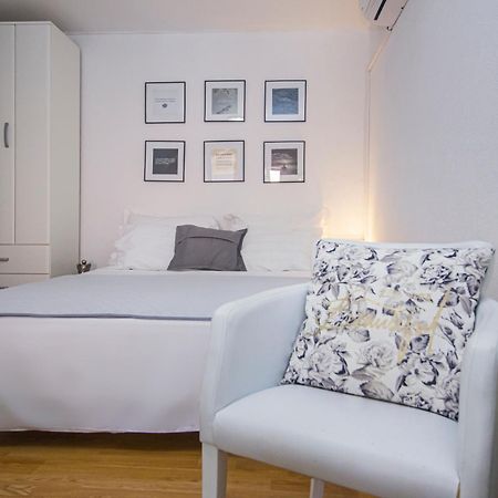 Apartmani Leo-Marin มาคาร์สกา ภายนอก รูปภาพ
