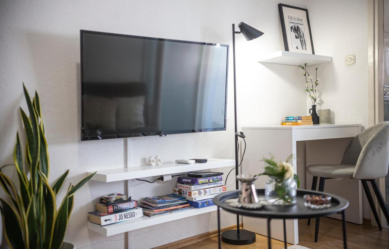 Apartmani Leo-Marin มาคาร์สกา ภายนอก รูปภาพ