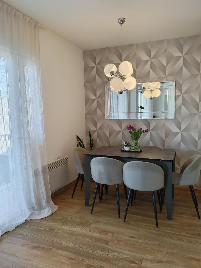 Apartmani Leo-Marin มาคาร์สกา ภายนอก รูปภาพ