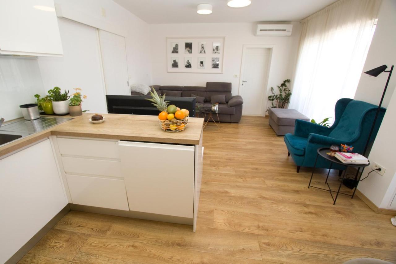 Apartmani Leo-Marin มาคาร์สกา ภายนอก รูปภาพ