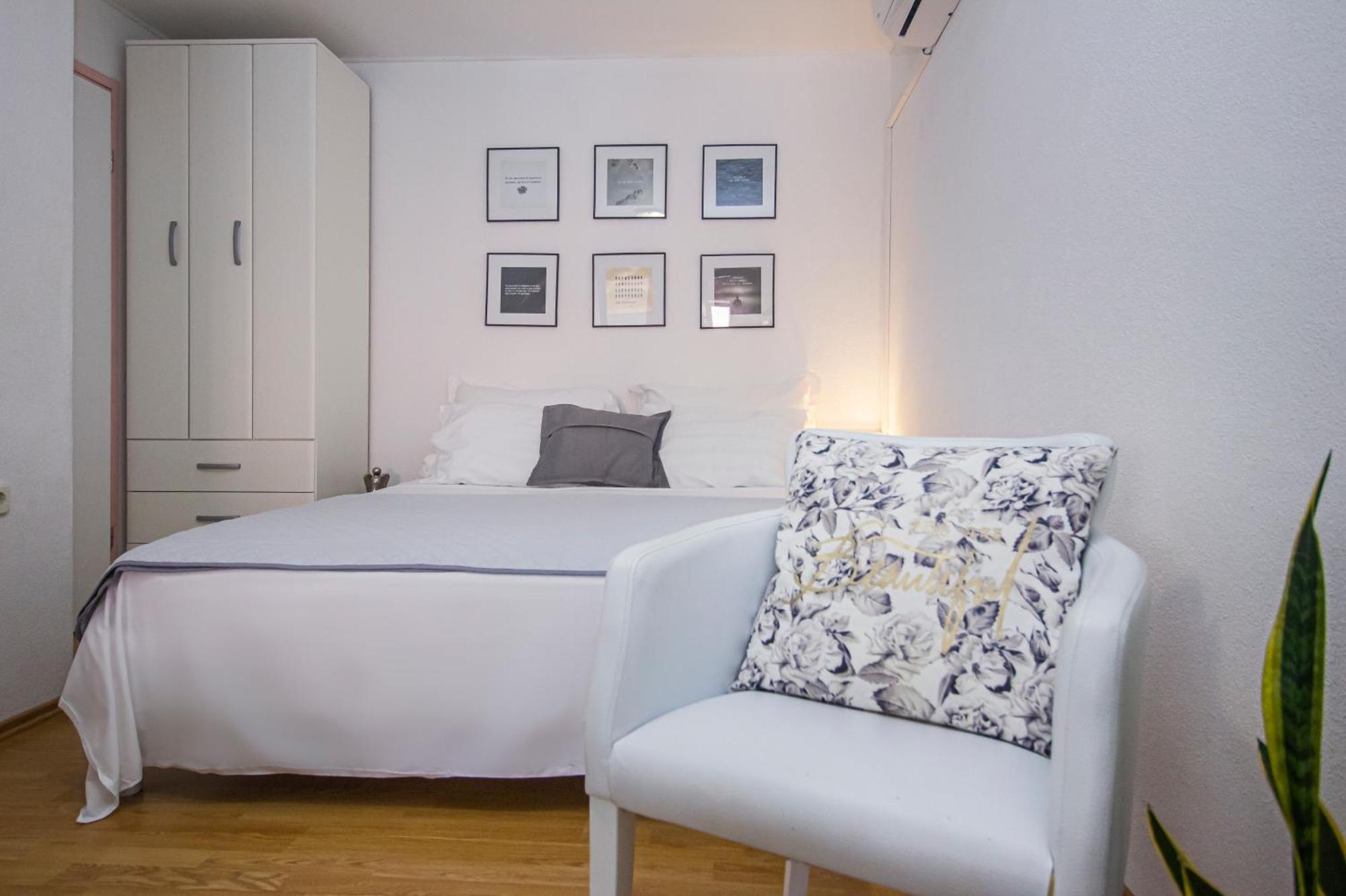 Apartmani Leo-Marin มาคาร์สกา ภายนอก รูปภาพ