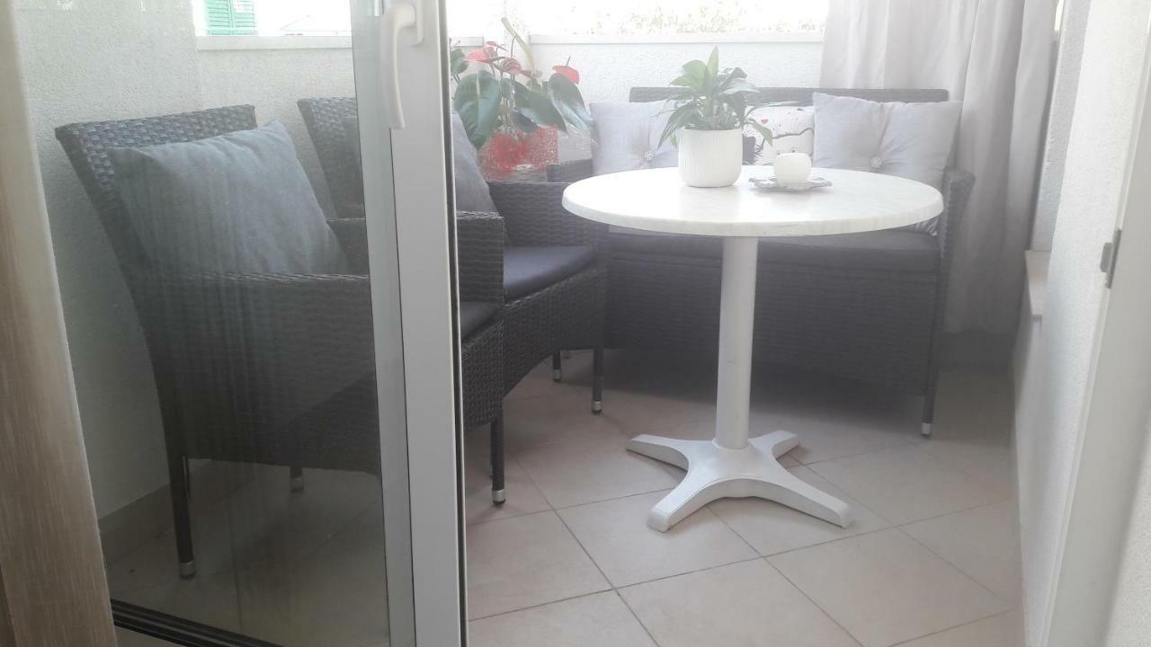 Apartmani Leo-Marin มาคาร์สกา ภายนอก รูปภาพ