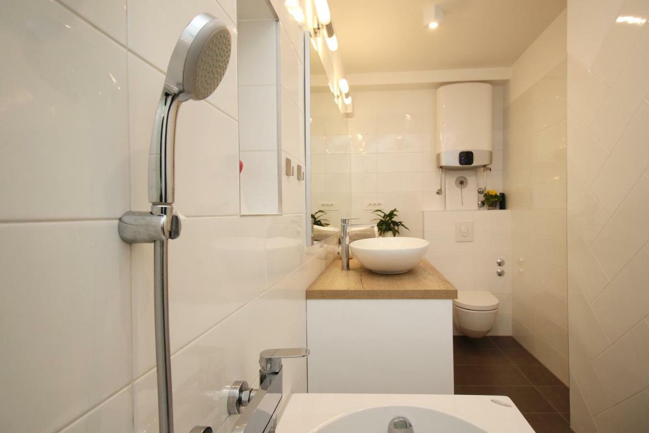 Apartmani Leo-Marin มาคาร์สกา ภายนอก รูปภาพ